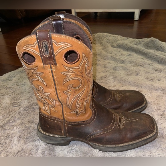 Rebel by Durango Men’s 10.5EE leather light weight pull on western boot brown